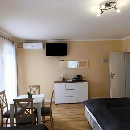 With Swimming Pool And Jacuzzi, Mi Dzywodzie Daire