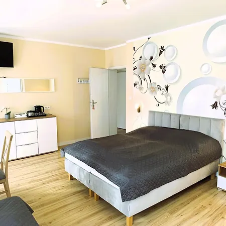 With Swimming Pool And Jacuzzi, Mi Dzywodzie Daire