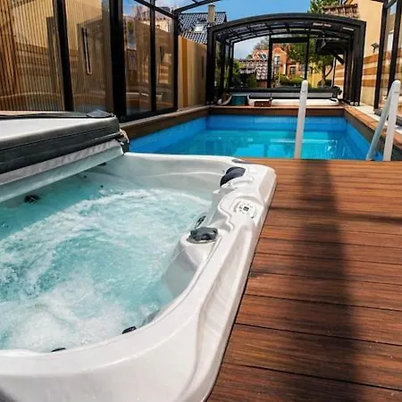 Daire With Swimming Pool And Jacuzzi, Mi Dzywodzie Międzywodzie
